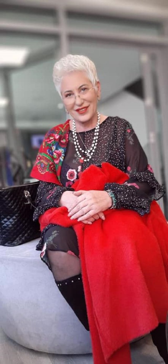 Și-a văzut unul dintre fii în costum de mire