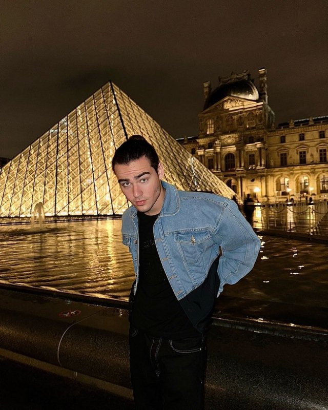 „Am intrat la master, la actorie”