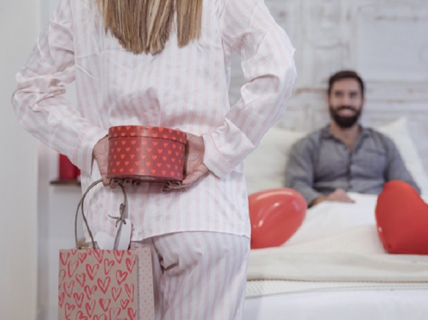 Încă mai păstrează cadouri sau lucruri care îi amintesc de ea