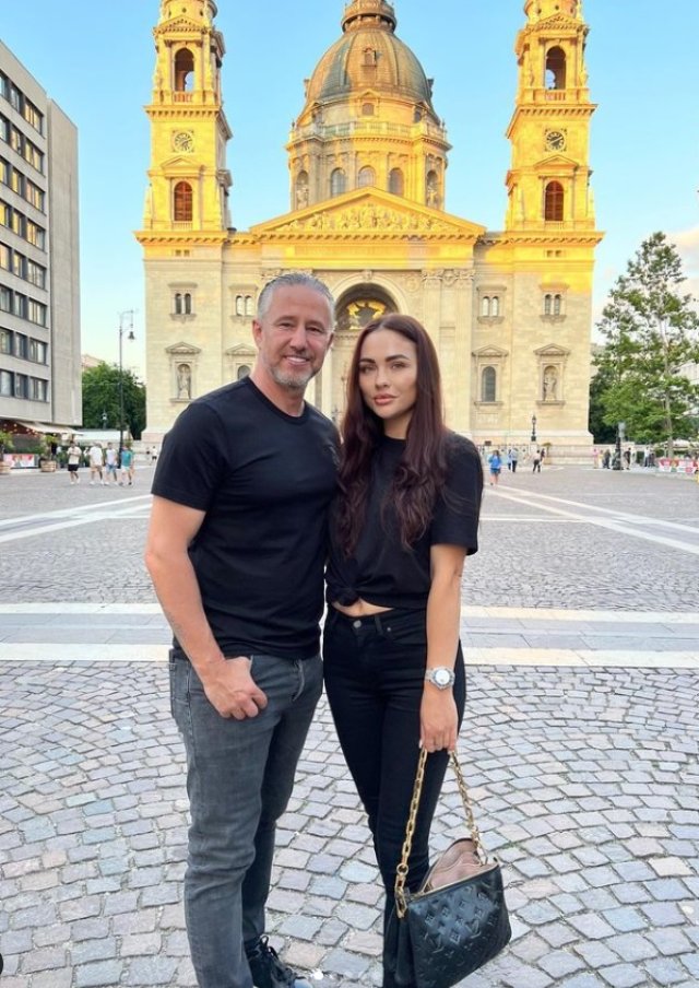 Laurențiu Reghecampf și Corina Caciuc încep o nouă etapă în viața lor de familie