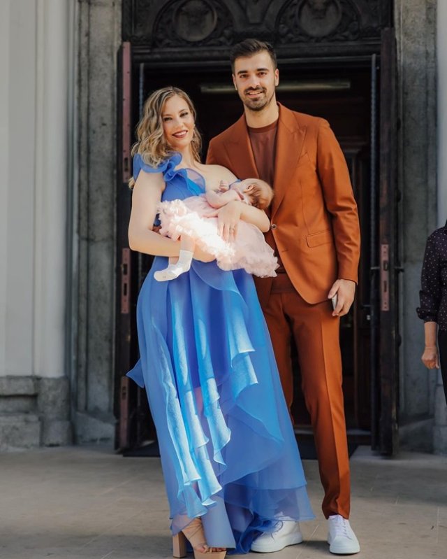 Liviu Teodorescu și superba lui soție și-au botezat fiica
