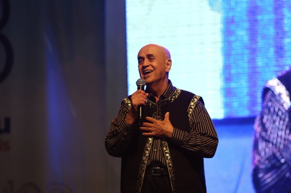 Succesul nu a întârziat să apară în drumul său
