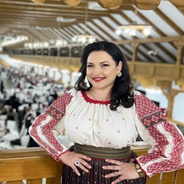 Laura Olteanu