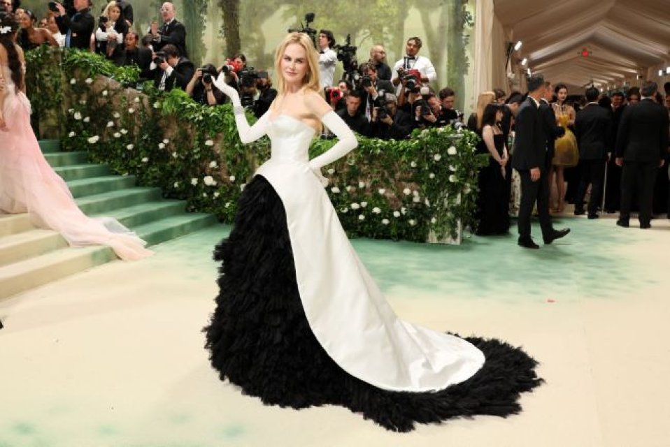 Nicole Kidman în Balenciaga