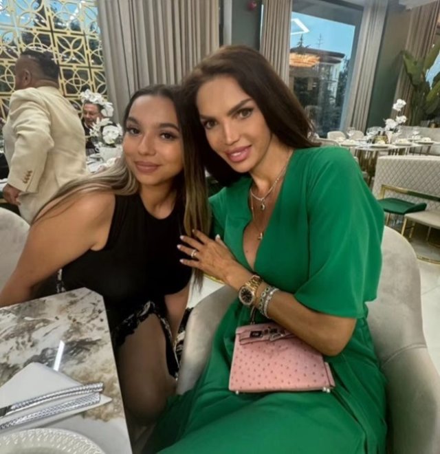 Adriana Simionescu este implicată în afacerea familiei