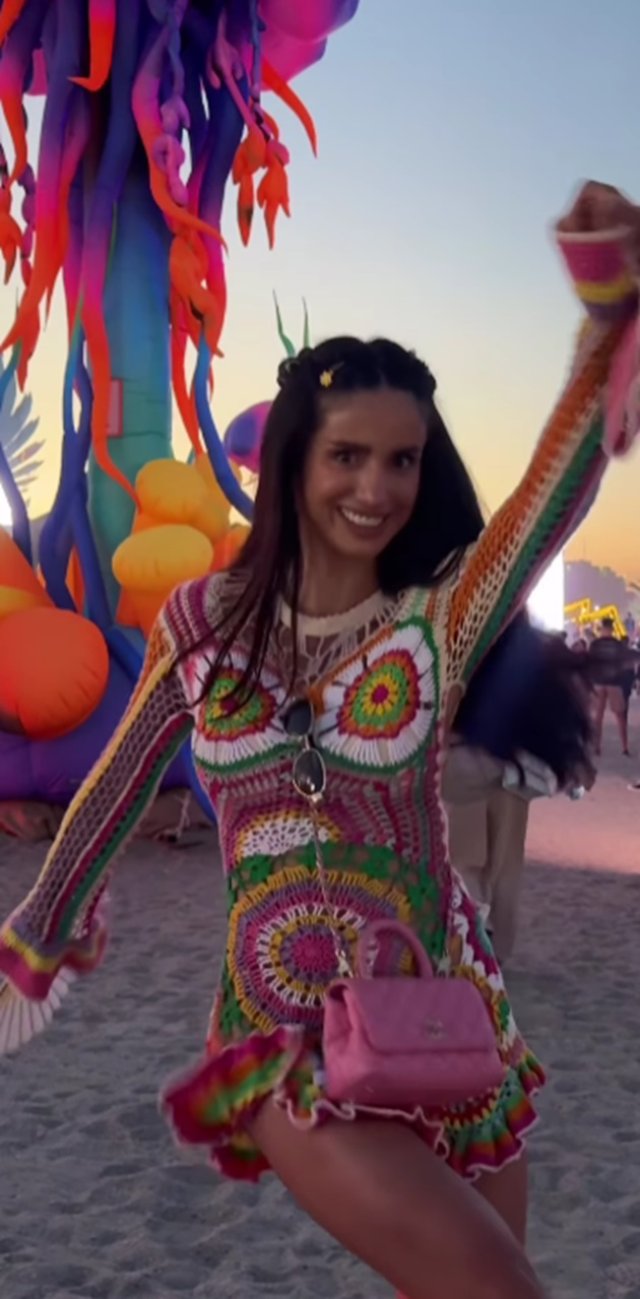 Ce ținută colorată a purtat Ioana Grama la Neversea 2024