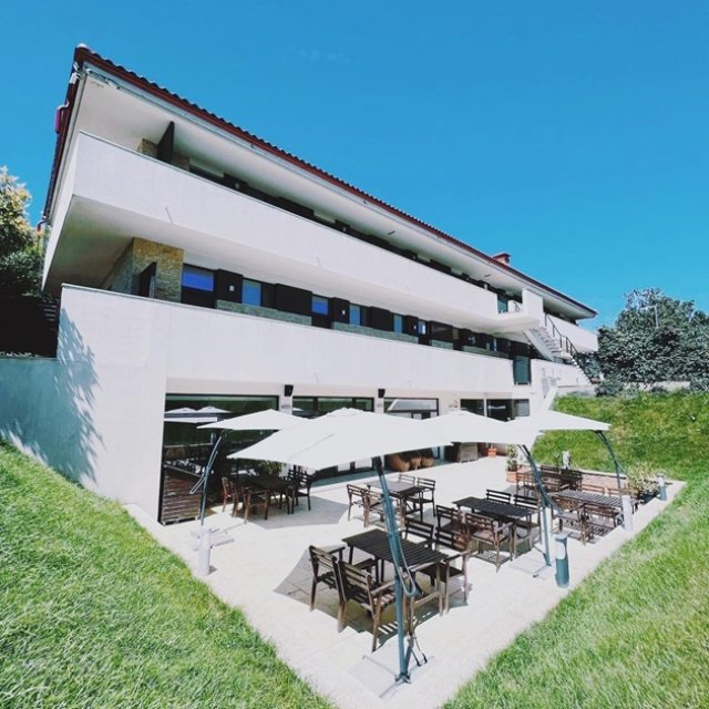 Hotelul deschis de Smiley, Gina Pistol, Adela Popescu, Radu Vâlcan și familia Fodor are terasă