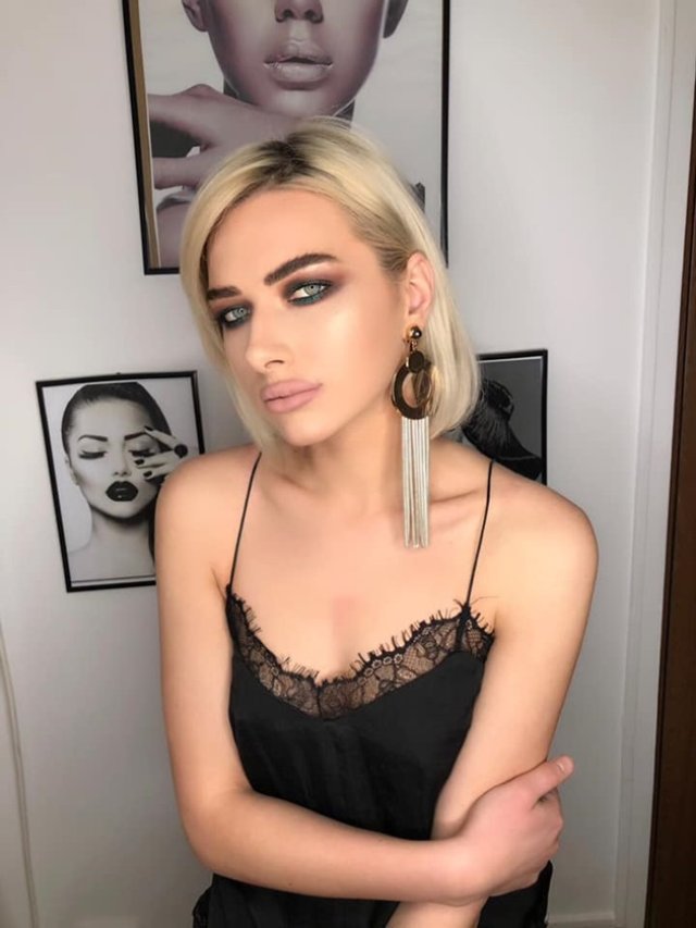 Cum arăta Iustina înainte să-l cunoască pe Cornel, actualul ei soț