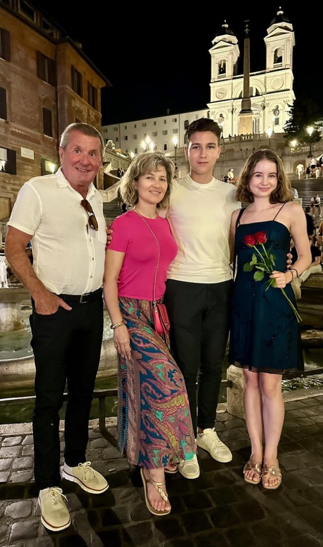 Irina Columbeanu s-a plimbat prin Europa cu familia afaceristului Matei Miko