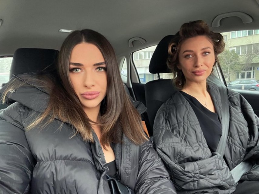 Dumitrina Loghin și Iustina Loghin seamănă ca două picături de apă
