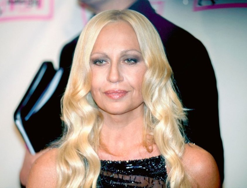 Donatella Versace și-a făcut rinoplastie