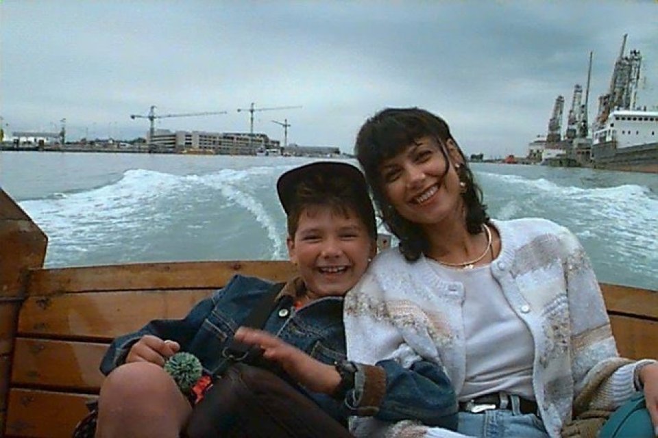 Andrei Sota lucrează în afaceri, la fel ca mama sa