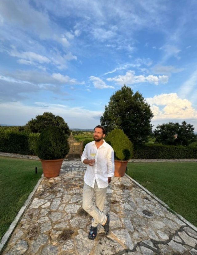 Dani Oțil le-a arătat urmăritorilor peisajele din Toscana