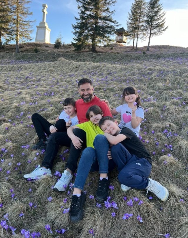 Cornel de la Insula Iubirii are patru copii