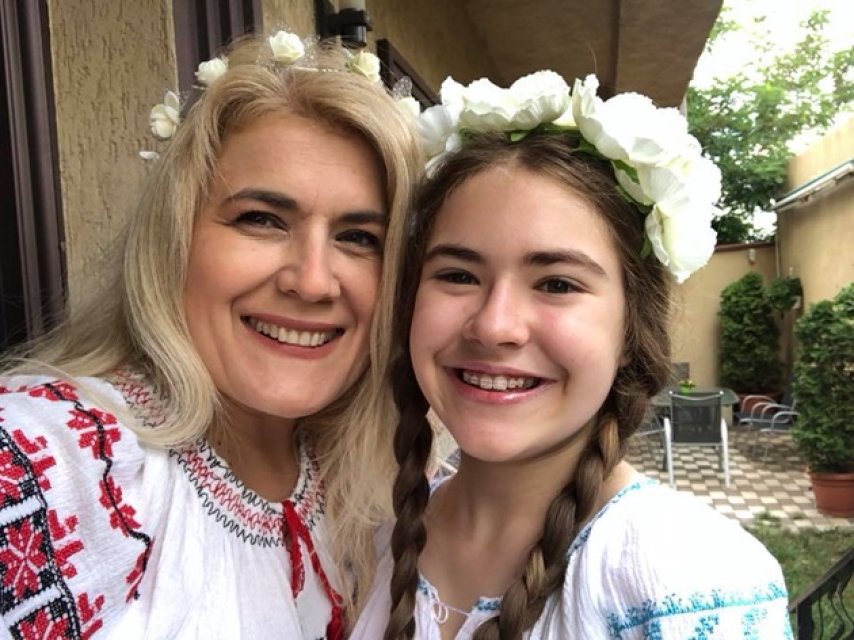 Teodora, fiica Lianei Stanciu, a învins cancerul în copilărie
