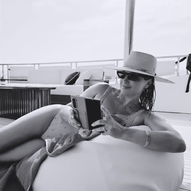 Monica Bîrlădeanu s-a pozat pe yacht în vacanța din Egipt