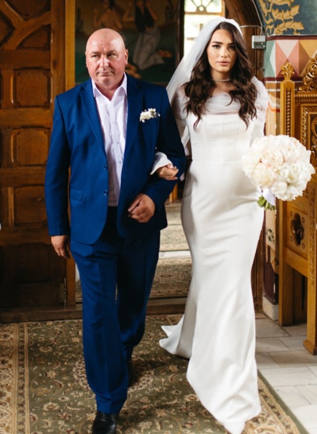 Iustina de la Insula Iubirii nu a fost condusă de naș la altar