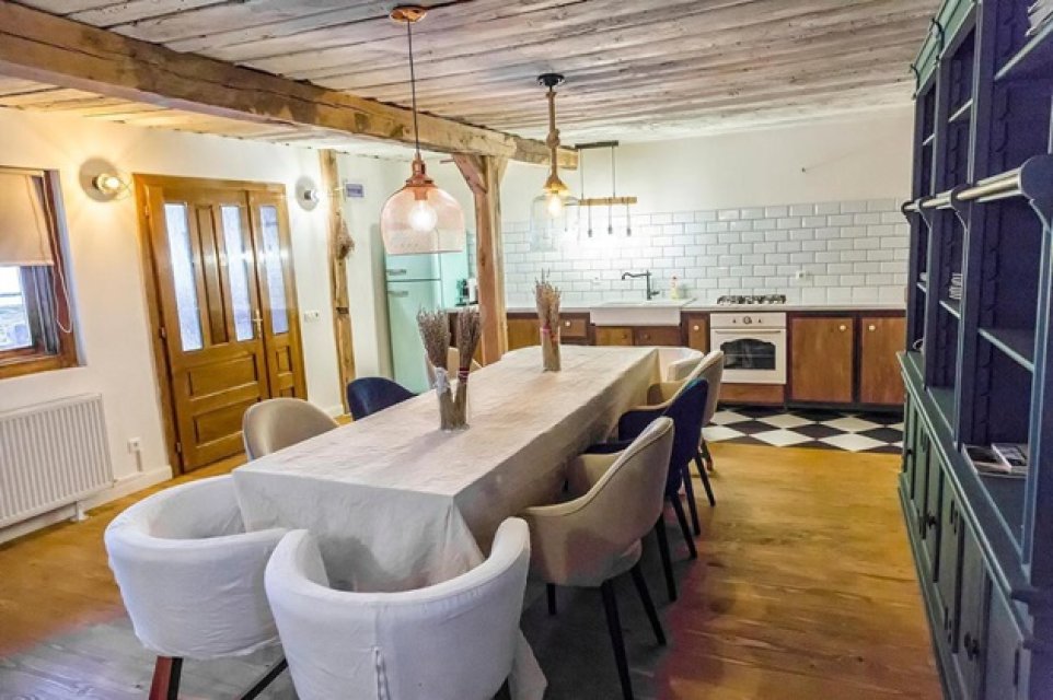Casa lui Nicolai Tand are un living spațios