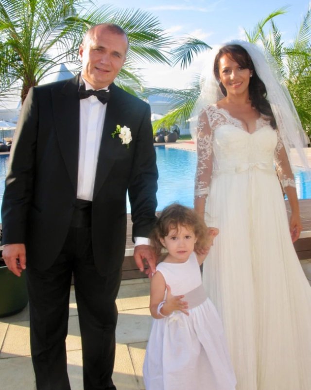 Au trecut 13 ani de când Carmen Trandafir este căsătorită cu tatăl fiicei sale