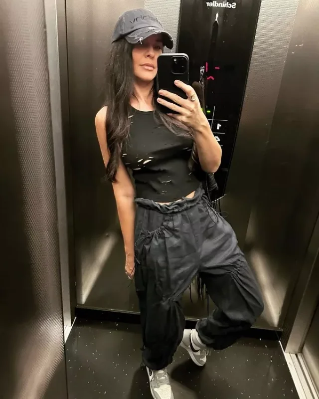 Adelina Chivu a trecut de 40 de ani, dar are secrete de frumusețe care o mențin tânără