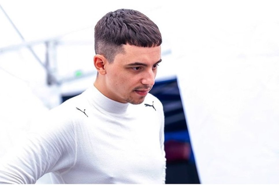 Iulian Bontea mai are o soră mai mică, pe Miruna
