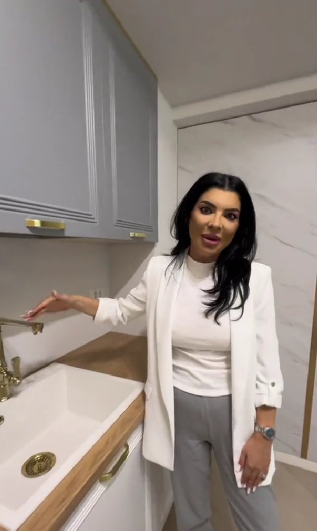Mobila aleasă de Andreea Tonciu pentru apartamentul din zona de lux a Capitalei este din MDF vopsit