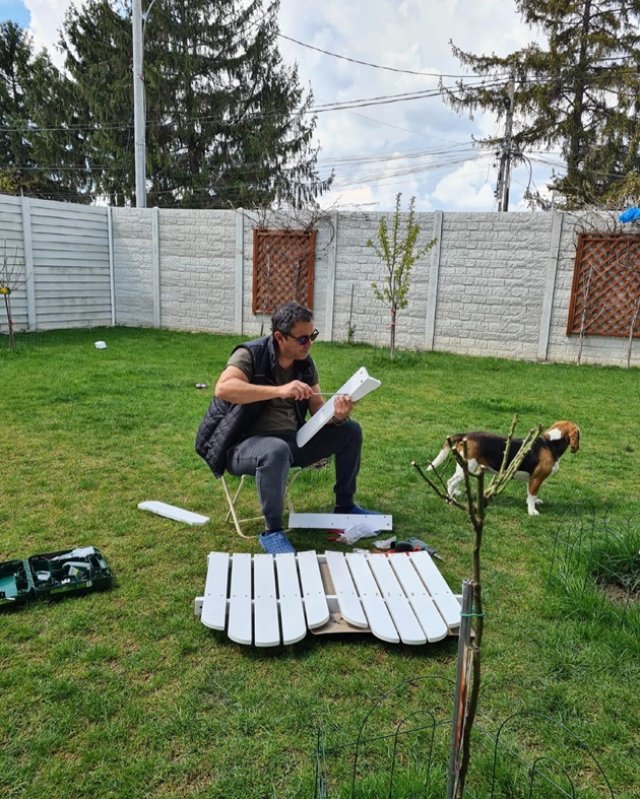 Sorin Bontea și-a făcut singur gardul din grădină