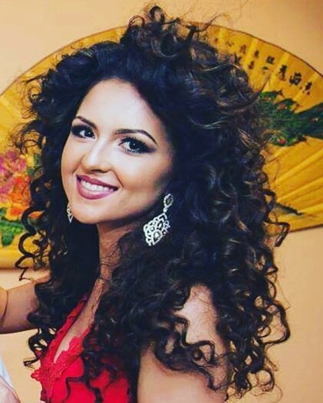 Giuly de la Casa Iubirii formează un cuplu cu Robert Zagrai