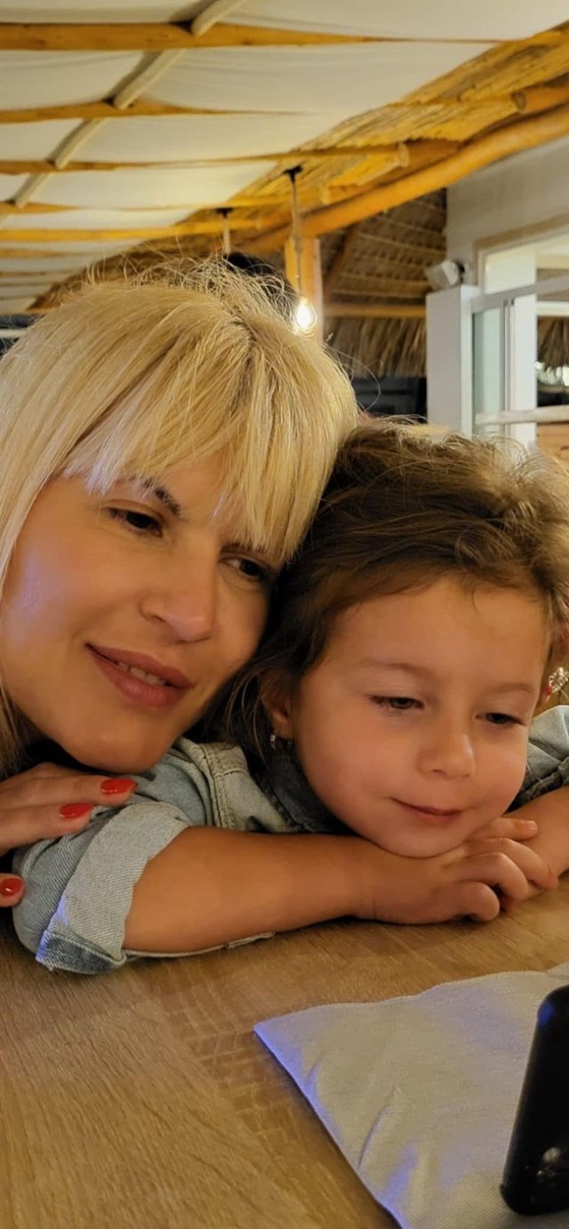 Elena Udrea i-a transmis o urare fiicei sale din penitenciar