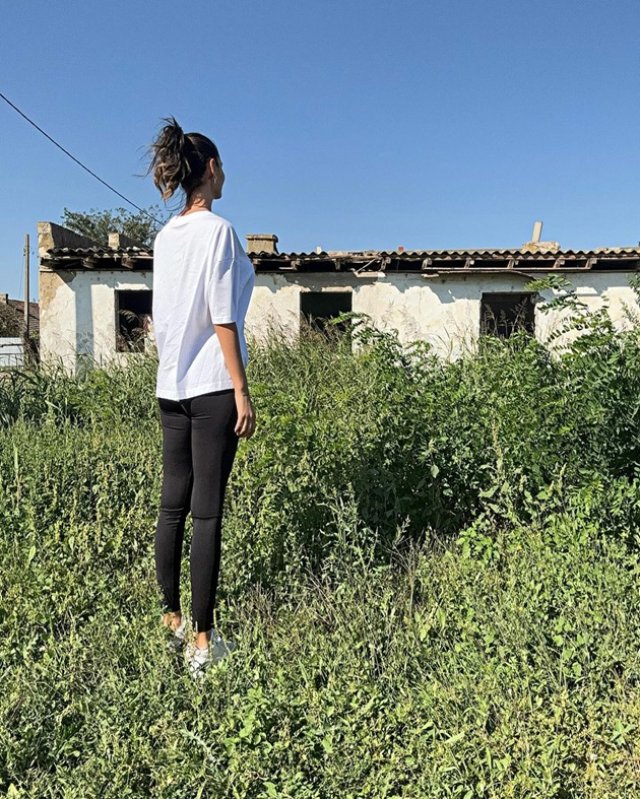 Ramona Olaru a copilărit la țară, cu părinții și cu sora ei