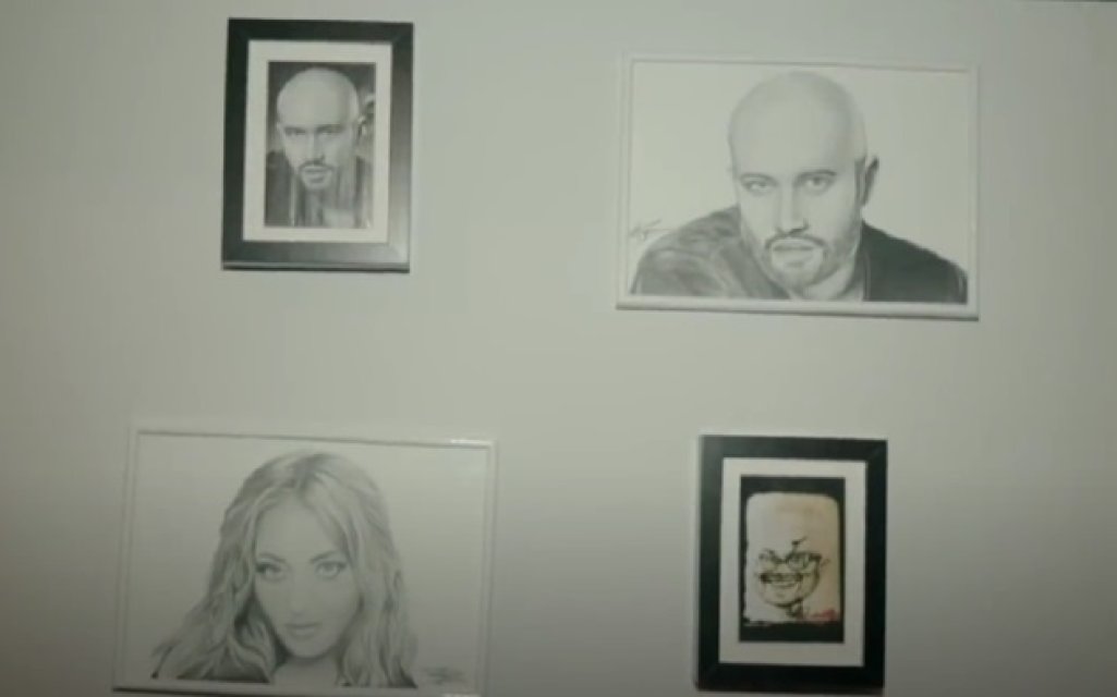 Mihai Bendeac are caricaturi pe pereții din apartament