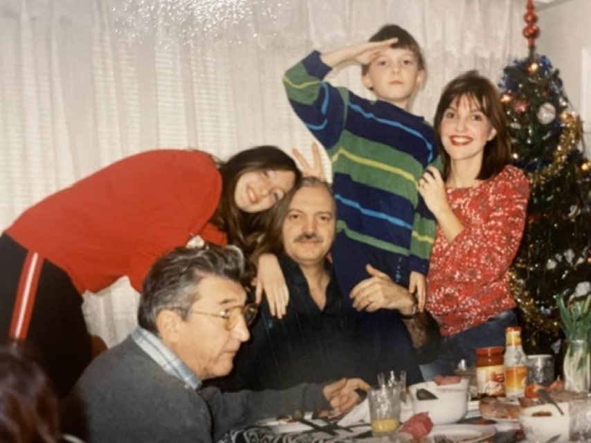 Victor, fiul Marinei Almășan, seamănă izbitor cu tatăl său, Victor Socaciu