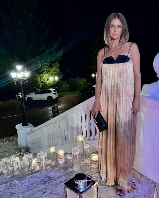 Cum s-a îmbrăcat Ioana Blaj la nunta Monicăi Bîrlădeanu cu Valeriu Gheorghiță