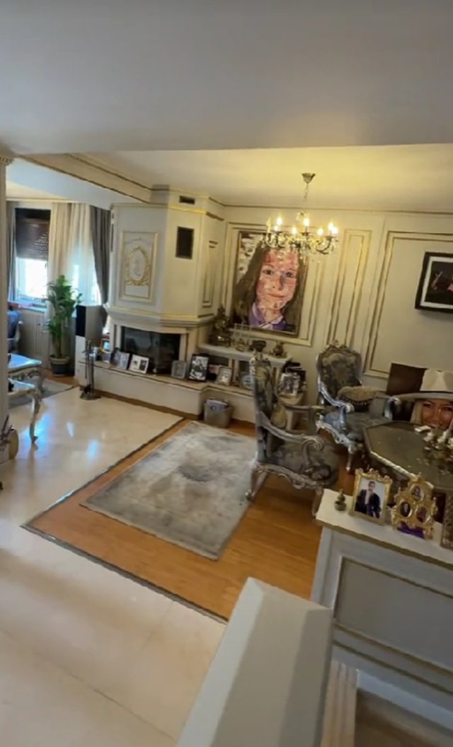 Anamaria Prodan locuiește într-o vilă de lux, în Snagov, care are un living impresionant