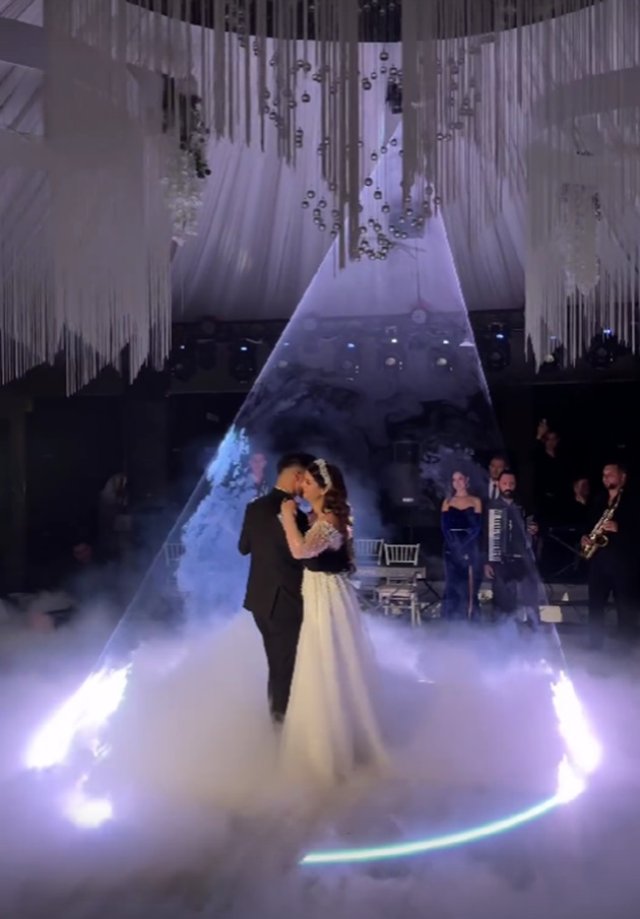 Iancu Sterp și Denisa Coțolan au dansat sub lumina unui laser