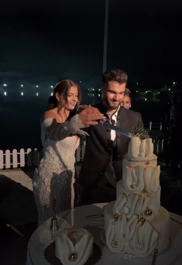 Iancu Sterp și Denisa Coțolan au avut un tort cu patru etaje la nuntă