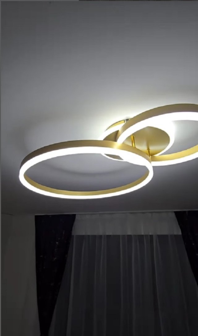 Imagini din dormitorul renovat al lui Dinu Maxer cu logodnica lui