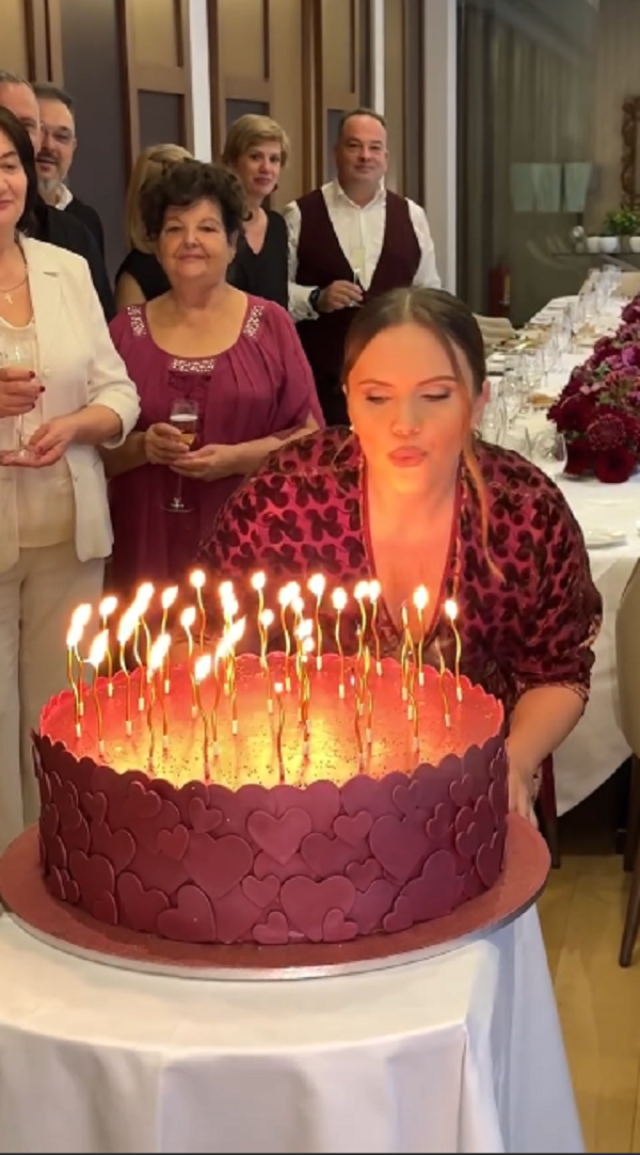 Cristina Șișcanu a împlinit 40 de ani. Ce „surpriză" a primit de la soțul ei, pe care fanii au taxat-o dur în online?