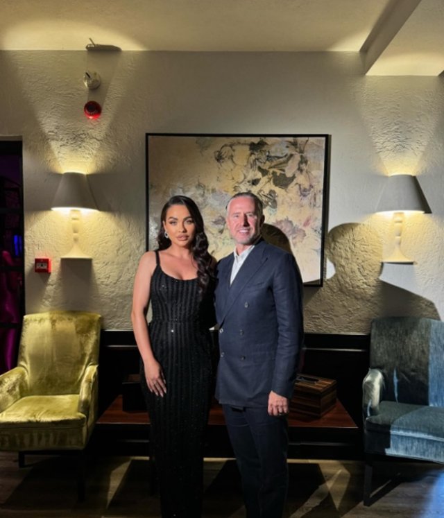 Corina Caciuc arăta complet diferit în tinerețe, înainte de a-și întemeia o familie cu Laurențiu Reghecampf