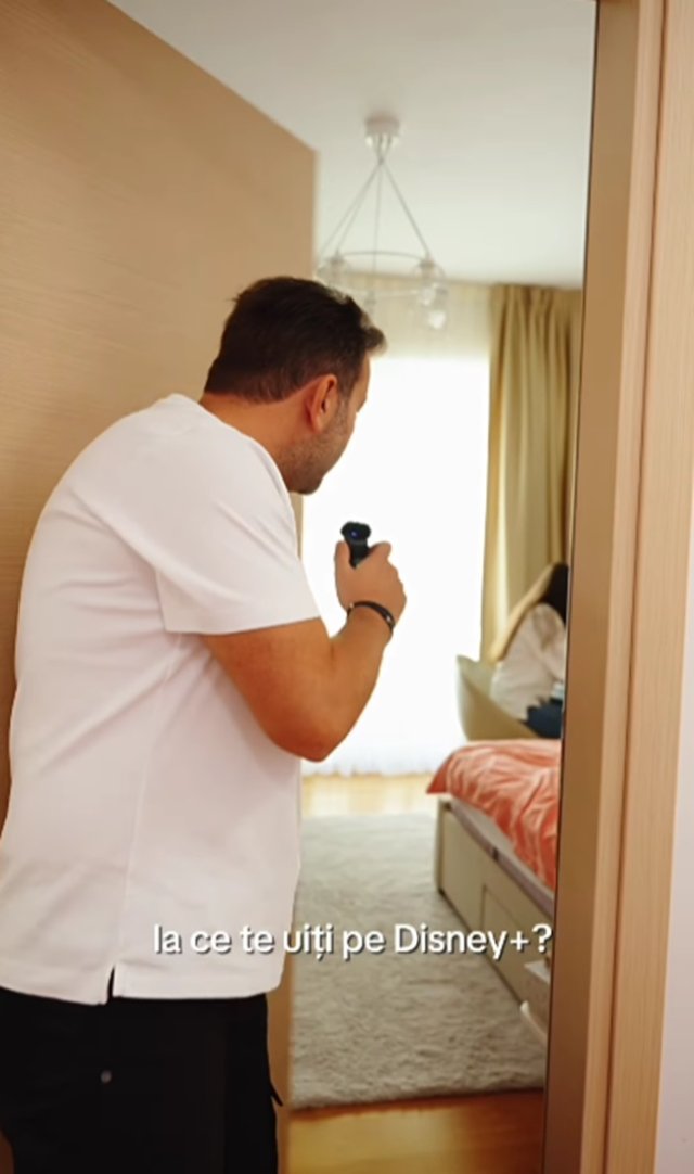 Mihai Morar are un apartament cu patru camere pe care l-a arătat de mai multe ori în postările din online