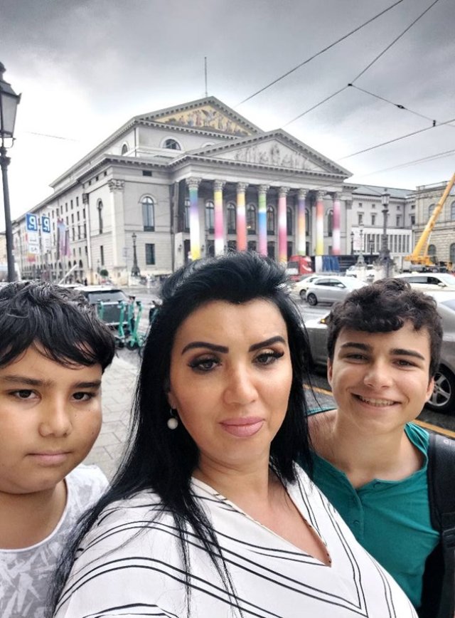 Copiii lui Silviu Prigoană refuză să se întoarcă la Adriana Bahmuțeanu, avocatul afaceristului nu i-a permis acesteia să stea de vorbă cu băieții ei