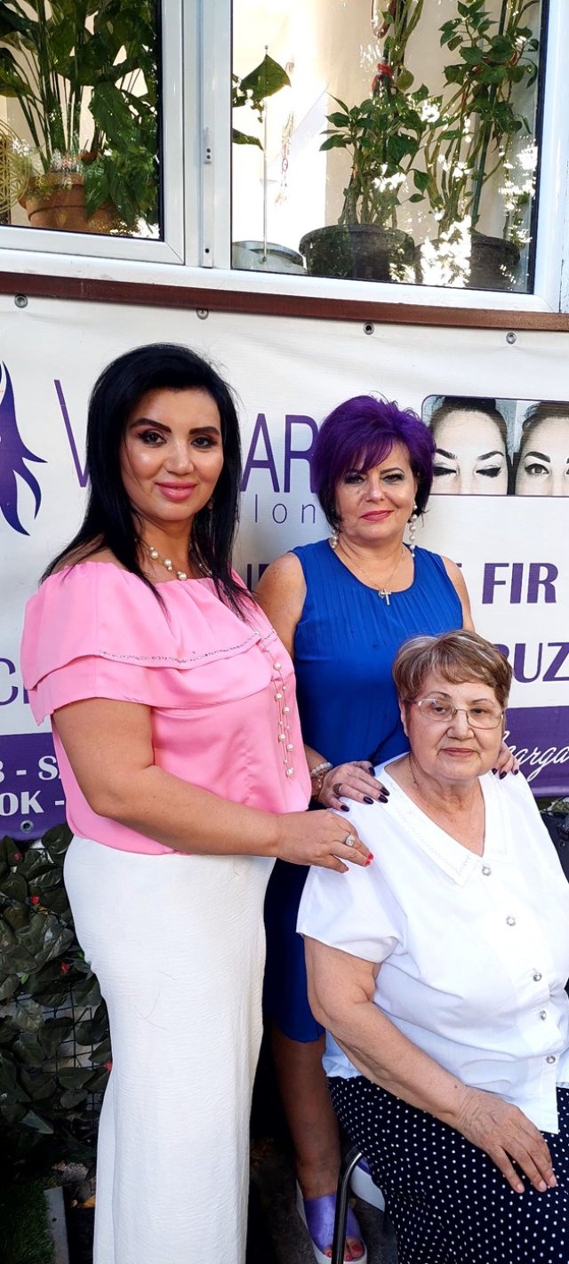 Cine este Petruța Toma, mama Adrianei Bahmuțeanu, a fost dintotdeauna o femeie cochetă