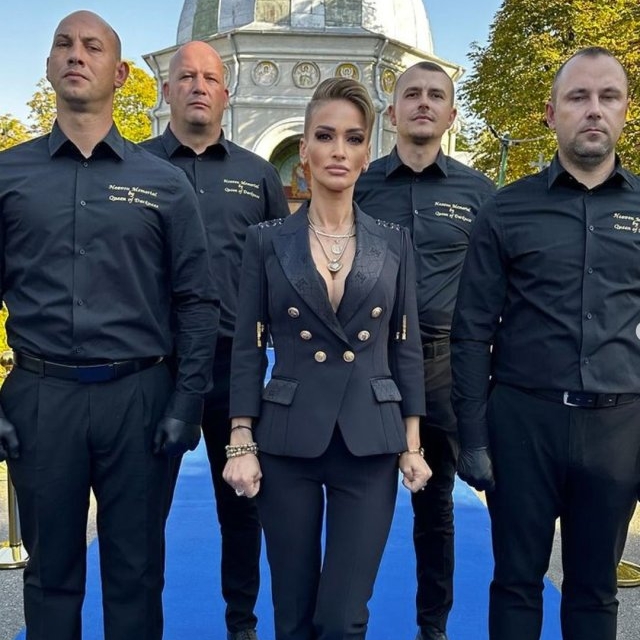 Cine este Gabriela Lucuțar, supranumită Regina Întunericului și ce pasiune bizară are