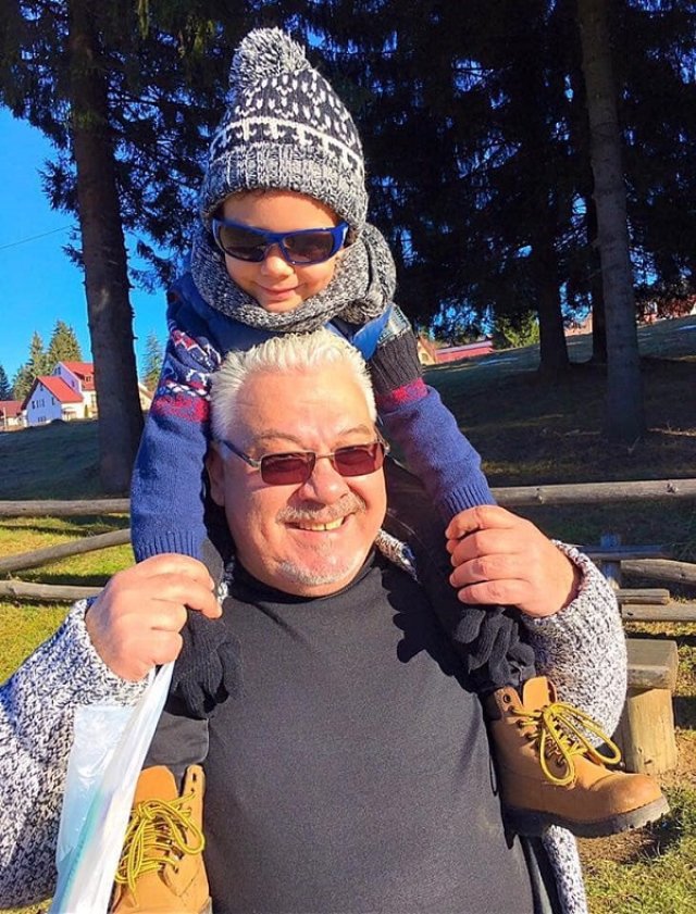 Andra mărturisește că tatăl ei i-a ales drumul în viață. I-a îndrumat pașii în carieră