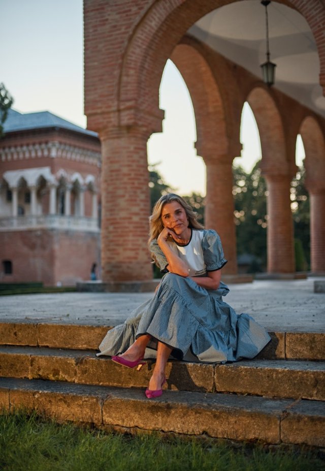 Cine este Cristela, soția lui Călin Georgescu, este naturopat