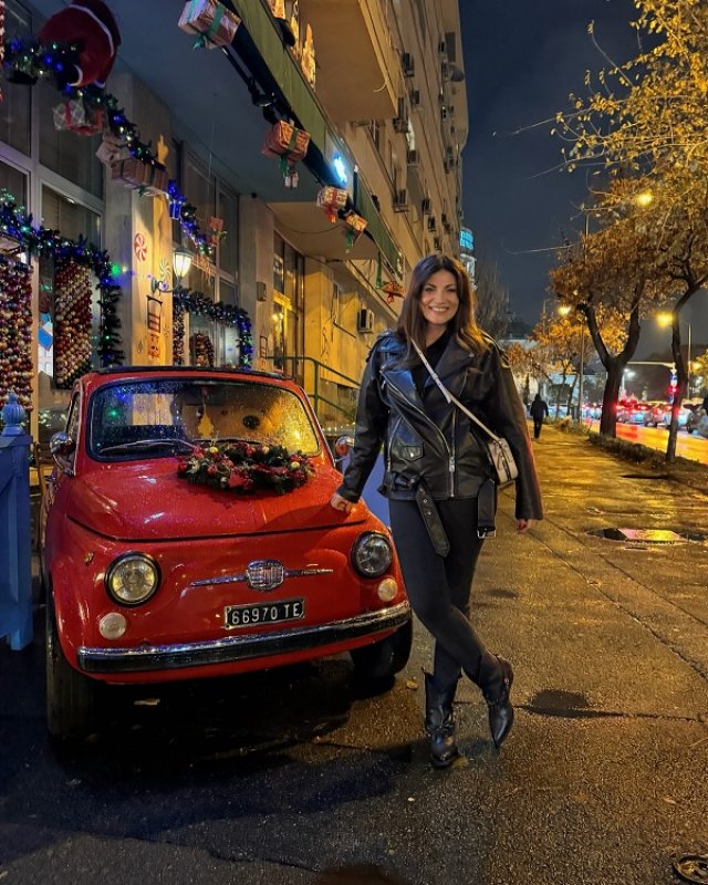 Ioana Ginghină a „furat" startul sărbătorilor de iarnă și a pus decorațiunile de Crăciun.