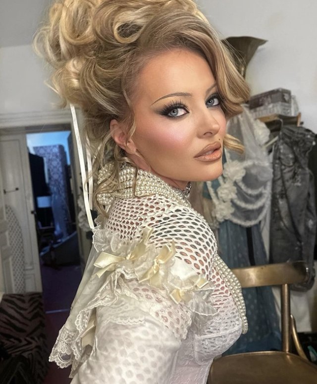 Delia, reacție publică după ce a aflat cum vede Călin Georgescu rolul femeii în societate, a transmis mai multe mesaje în online