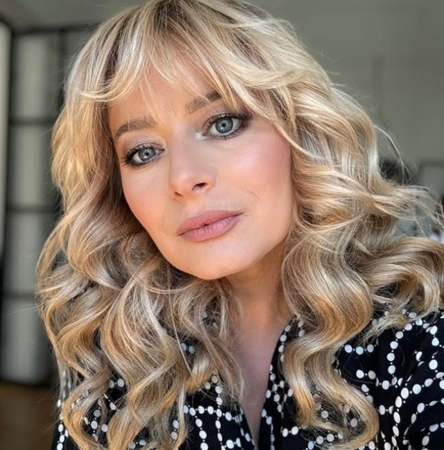 Laura Cosoi