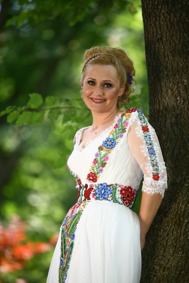 Cum arăta Elena Lasconi la începutul carierei în televiziune, când făcea reportaje despre minerii din Valea Jiului