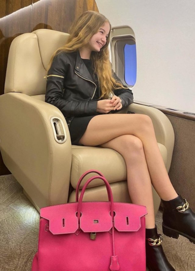 Irina Columbeanu seamănă tot mai mult cu mama ei și a împrumutat multe trăsături de la Monica Gabor